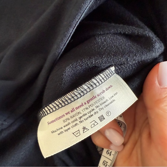 MM LaFleur Navy Blue Ling Sleeve Top Size XS - Picture 8 of 8